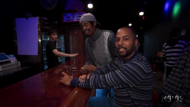 Тёлочка из боулинга, которая трахаться готова даже в публичном месте #1