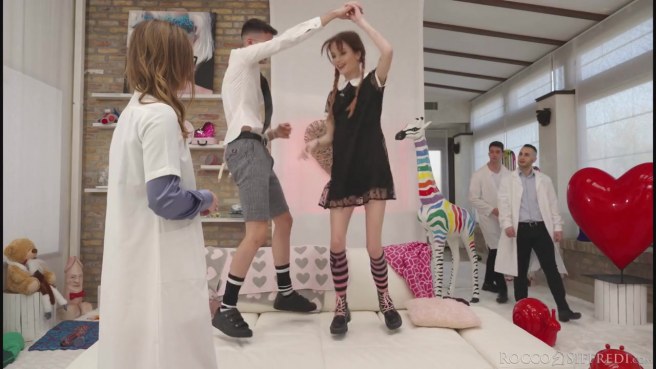 Засунь пенис в свою сводную сестричку и не жалей её #1