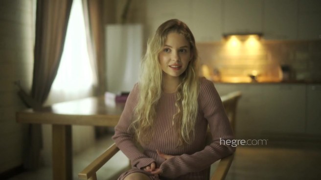 Шикарная грудастая цыпочка и её идеальное обнажение на свежем воздухе #10