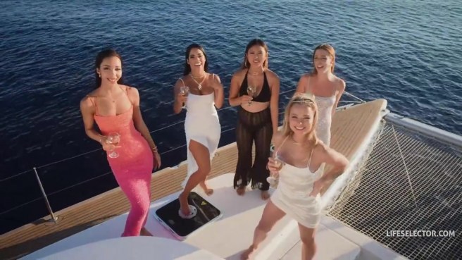 Просто незабываемый отдых с тремя длинноногими распутницами #1