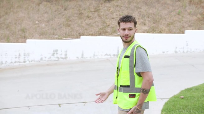 Работяге повезло трахнуть тёлочку из элитного квартала #1