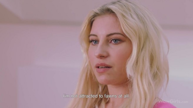 Вполне симпатичная мастурбация блондинки перед порноагентом